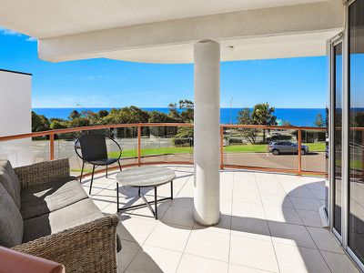2 / 4 Marina Walk, Alexandra Headland