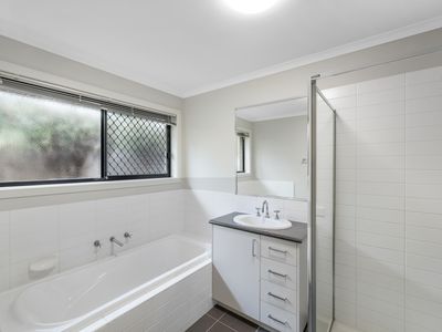 5 Glebe Drive, Sale
