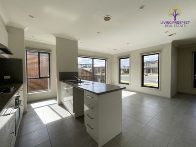 1 / 5 Equine Court, Tarneit