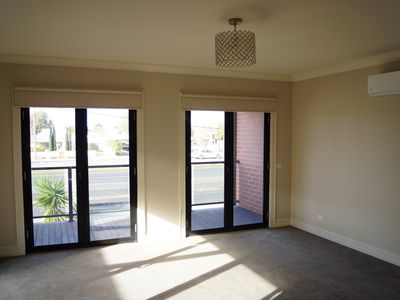 16 Stawell Road, Horsham