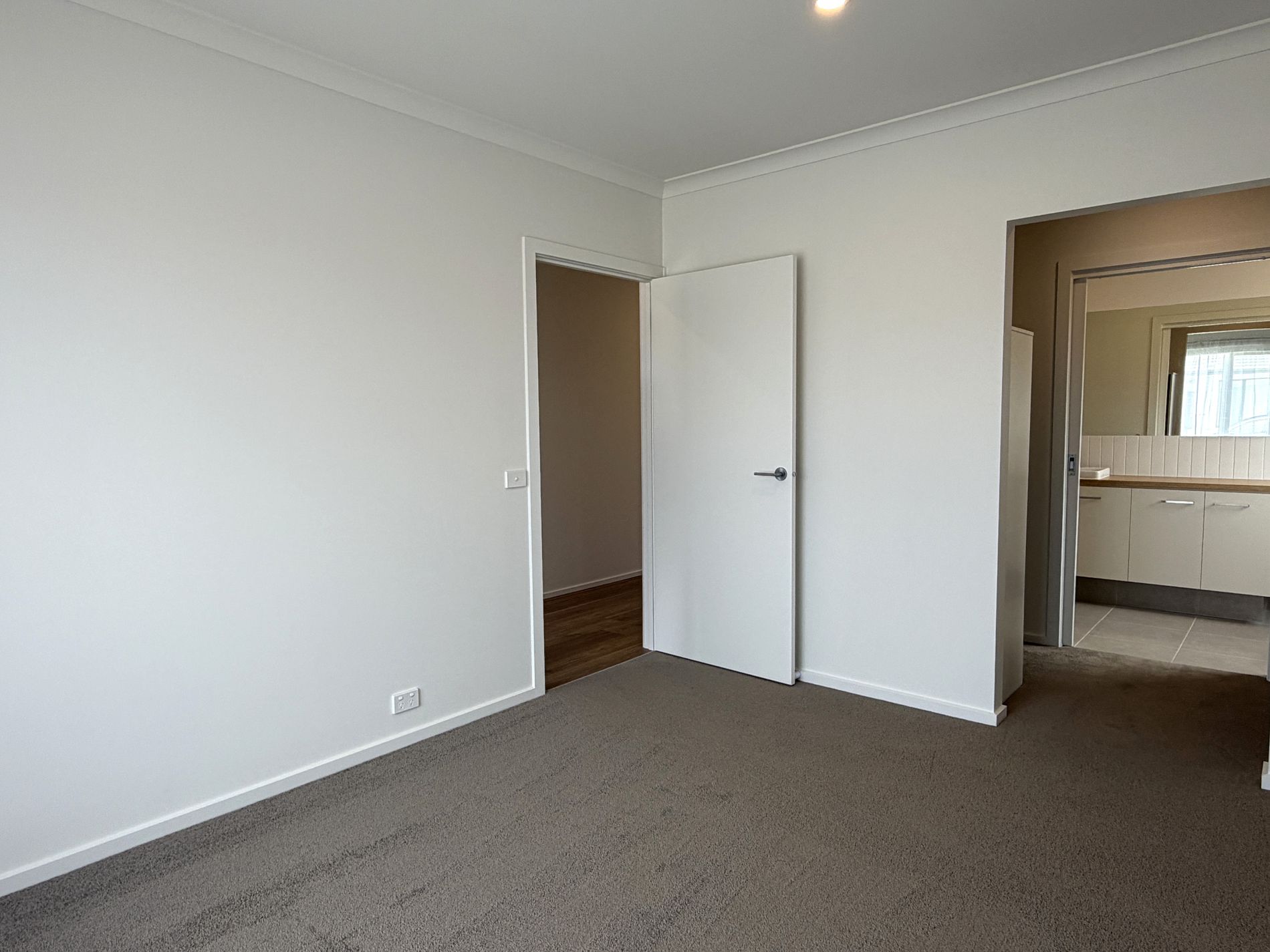 20 Swift Street, Charlemont