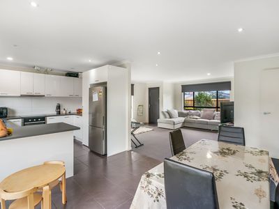 2 / 103 Bass Street, Warrane