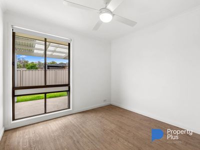 2 / 6 Nandina Court, Strathdale