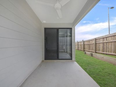 1 / 11 Uldis Place, Bellbird Park