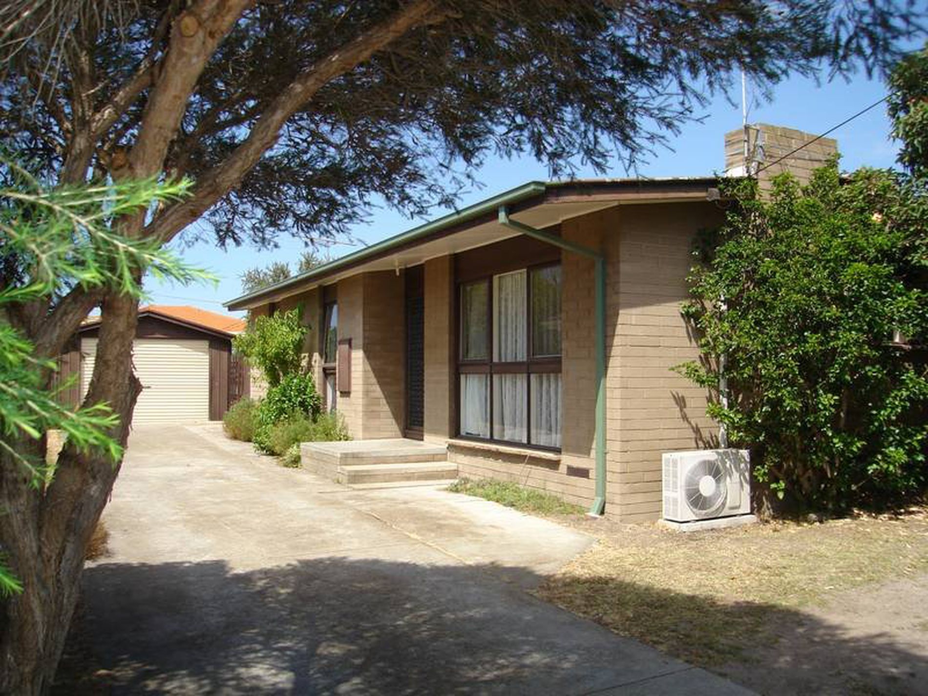 15 Newton Avenue, Bell Post Hill