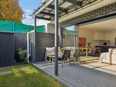 8B Waiora Parade, West Footscray