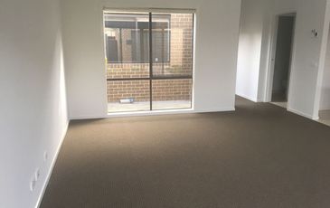 14 Grandvue Bvl, Pakenham