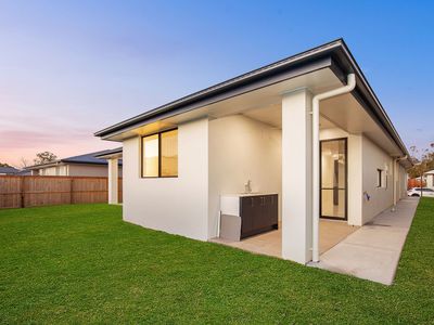 8 Kakadu Street, Pimpama