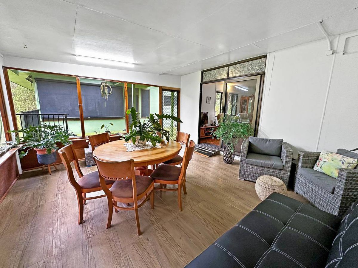 24 Willetts Road, Atherton
