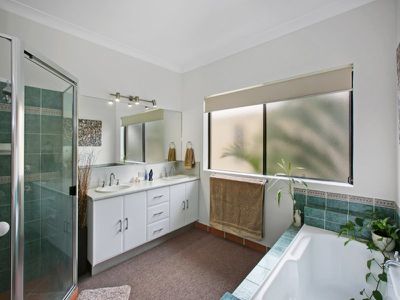 4 Masthead Quay, Noosa Waters