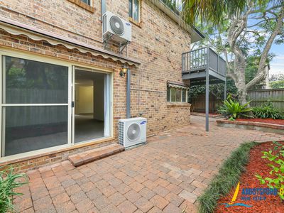 5 / 6 Batemans Road, Gladesville