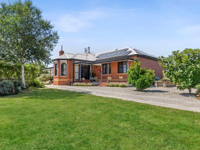 254 Newtons Lane, Trentham