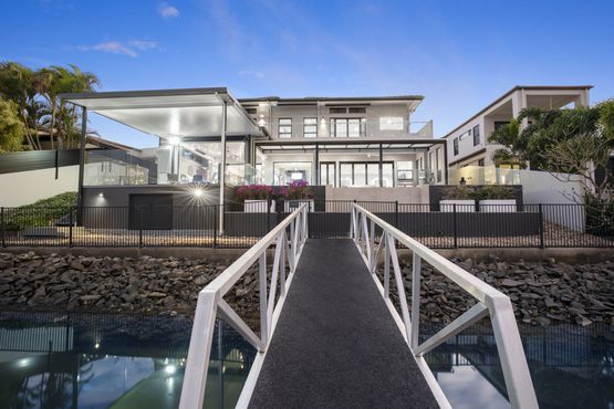 8098 The Circle, Sanctuary Cove