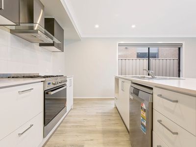 5 Mansfield Drive , Werribee