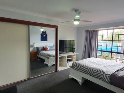 9 Compton Court, Hannans