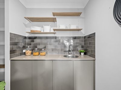 111-115 Melrose Place, New Beith
