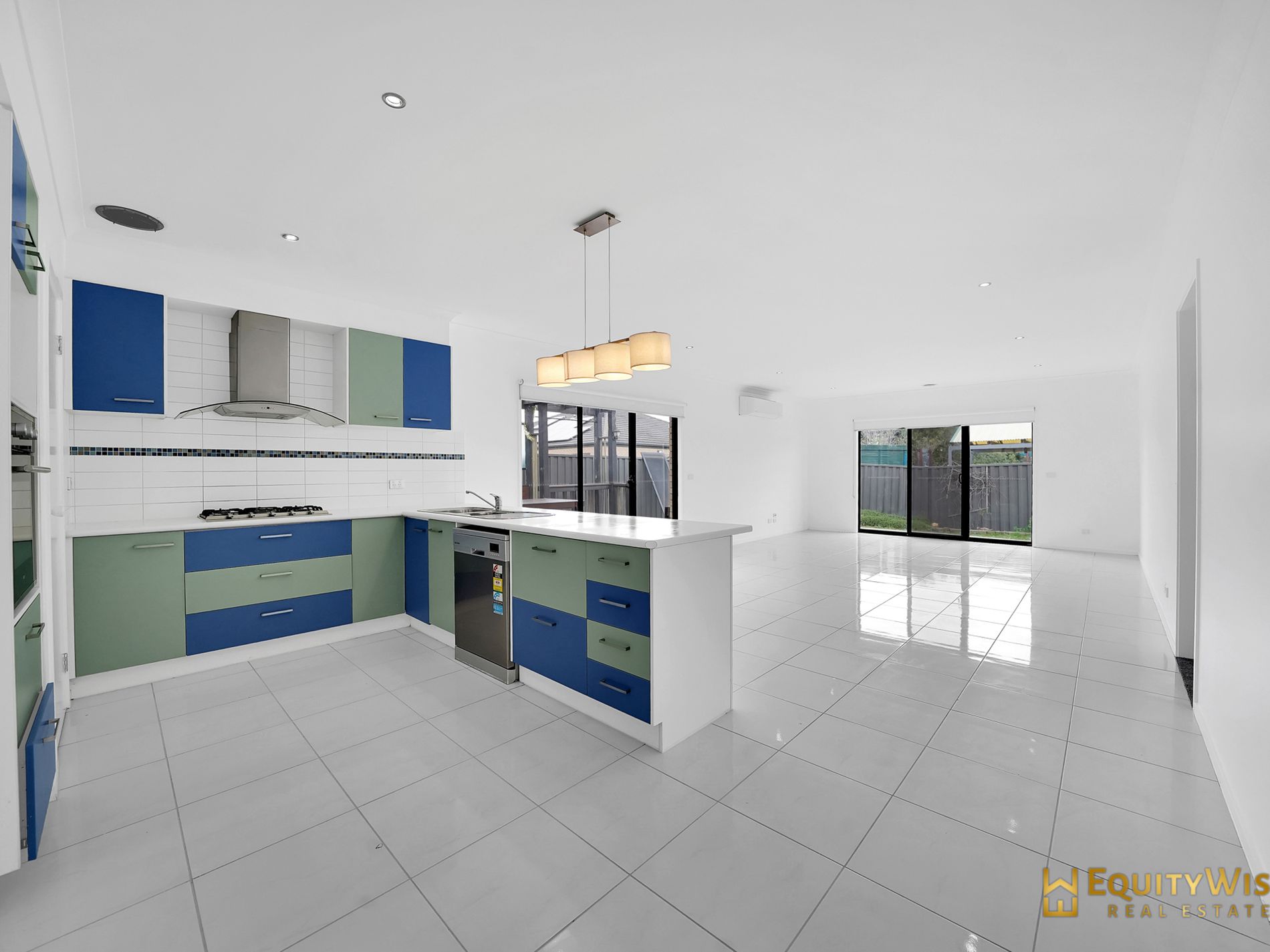 33 Kinglake Drive, Manor Lakes
