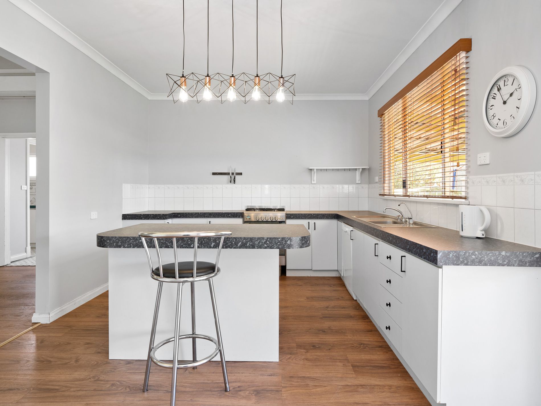 208 Piccadilly Street, Piccadilly