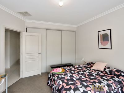 1 / 62 McTavish Boulevard, Horsham