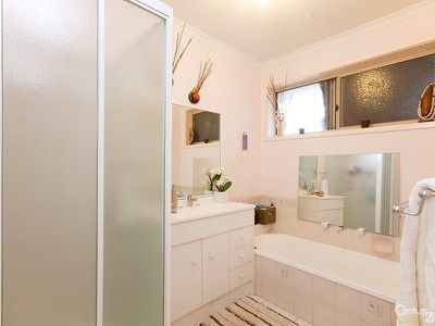 27 Rachel Drive, Cranbourne North