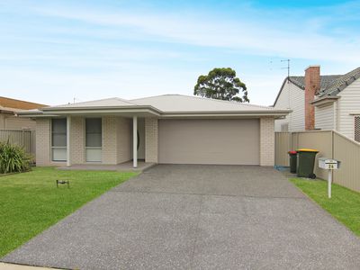 24 Breckenridge St, Forster