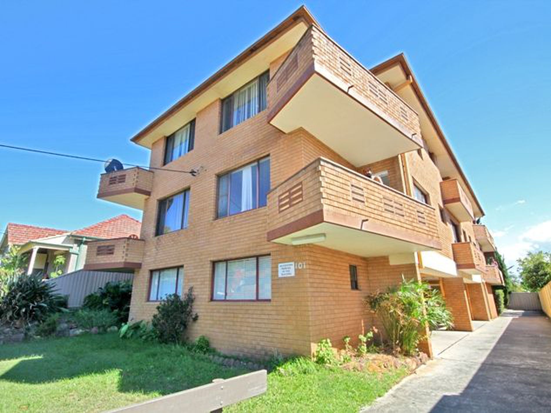 6 / 101 Sproule Street, Lakemba