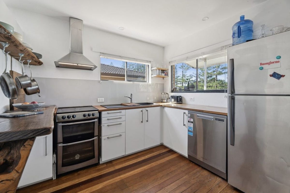4 / 21 Awoonga Avenue, Burleigh Heads
