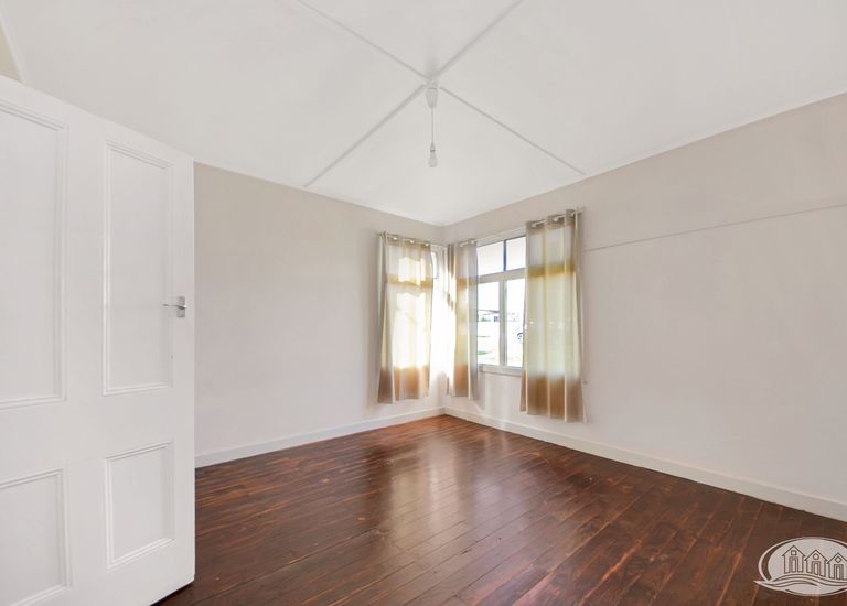 6 Valmai Avenue, Portland