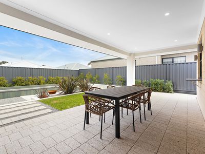 15 Boudicca Drive, Forrestdale