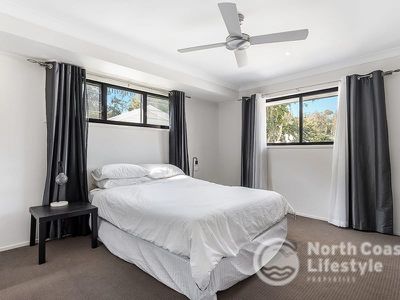 4 / 3 Bindaree Way, Ocean Shores