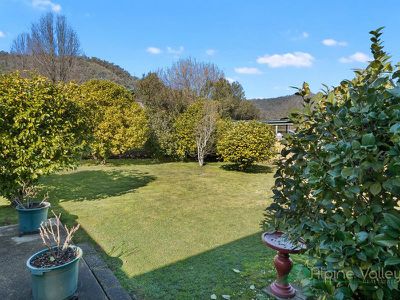 14 Beauty Avenue , Mount Beauty