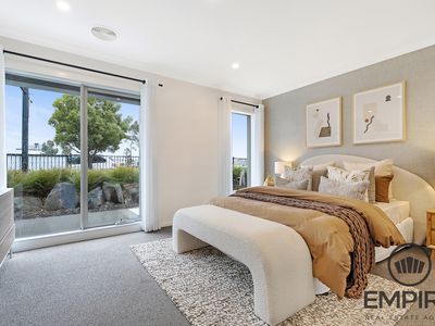 49 Centenary Boulevard, Officer South