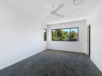 2 / 7 Turpin Road, Labrador