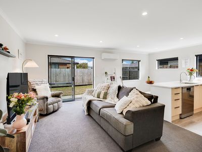 2 / 11 Forster Avenue, Hillcrest