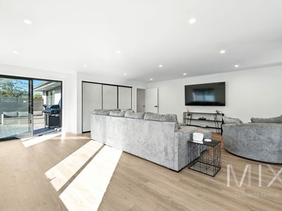 10 Bluetongue Drive, Magra
