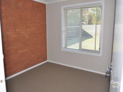 4 / 4 Forrest Crescent, Dubbo