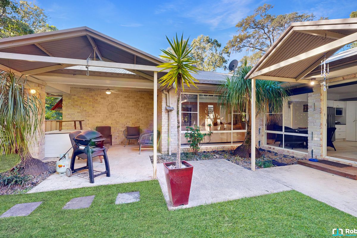 6 Bloodwood Place, Cooroibah