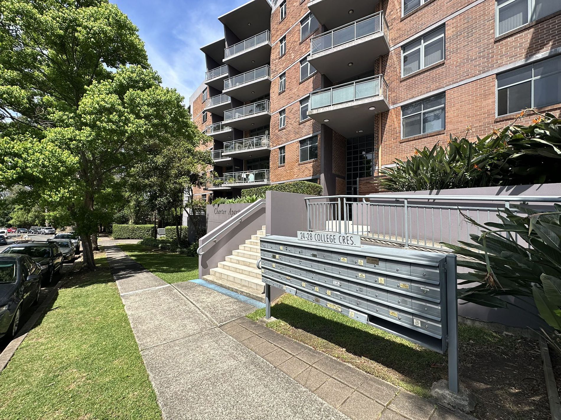 1 / 24-28 College Crescent, Hornsby
