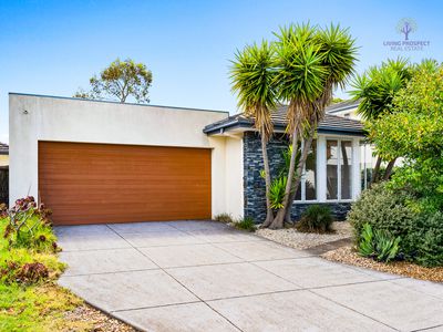 32 Signature Boulevard, Point Cook