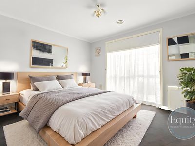 2 Little Acre Cl, Langwarrin