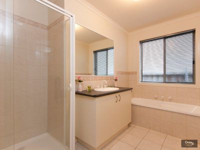 17 Glenora Way, Hampton Park