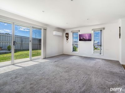 1 / 55 Legges Crescent, Prospect