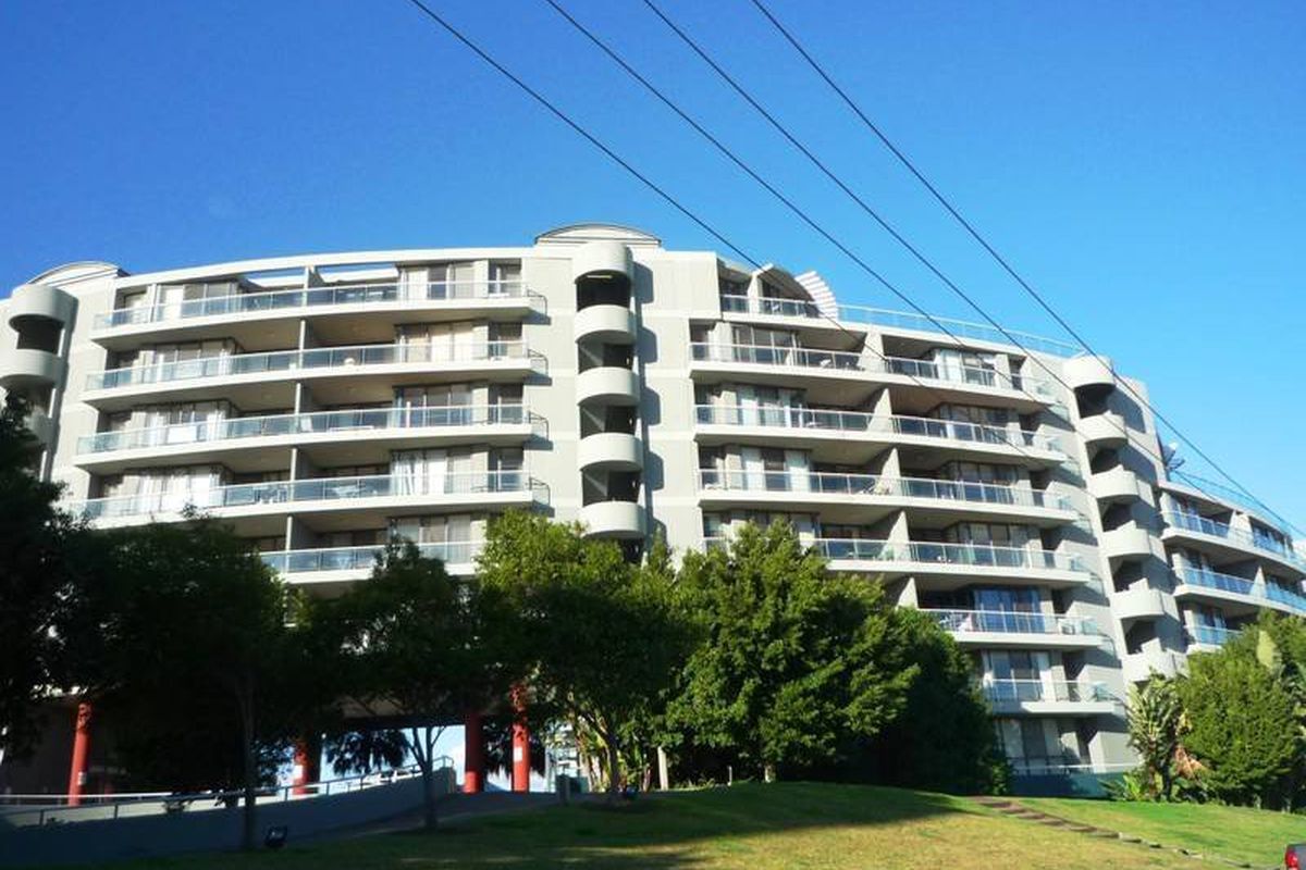 99 / 27 Bennelong Road, Wentworth Point