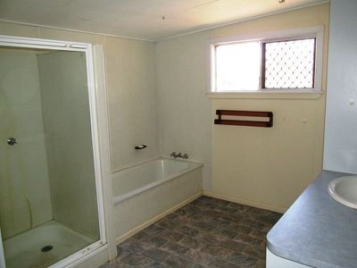 124 Wren street, Longreach