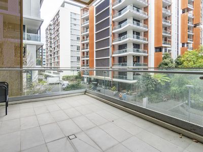 412 / 3 Gearin Alley, Mascot