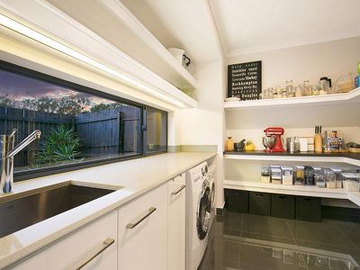 4 English Place, Rochedale