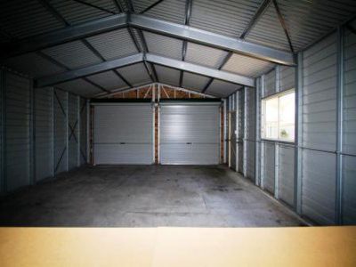 121 Ibis Boulevard, Eli Waters
