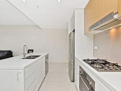 18 / 4 Nipper Street, Homebush