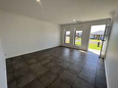18B Lesmurdie Prade, Dubbo