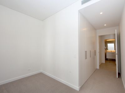 7402 / 2 Cullen Close, Forest Lodge